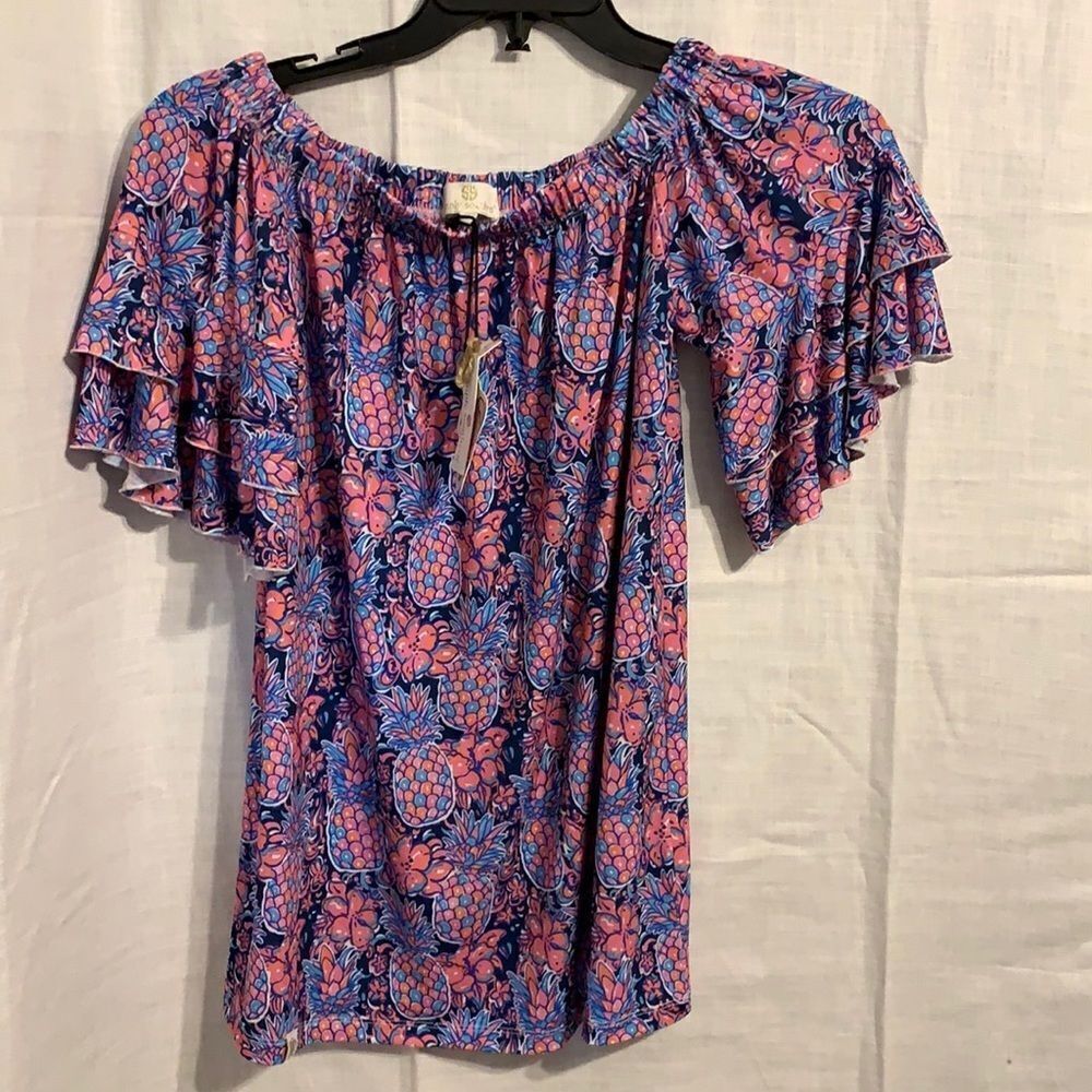 Simply southern NWT Medium pineapple top